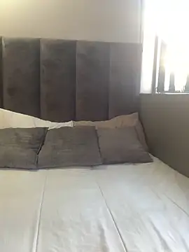 Snapshot of SexyLaylahx chatting on February 9, 3:49 pm SexyLaylahx online show from February 9, 3:49 pm