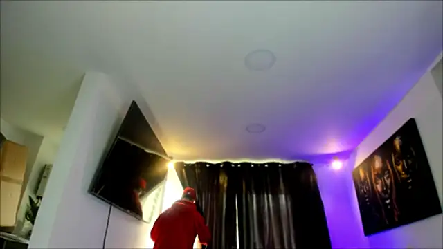 Snapshot of miguel_aguirre_ chatting on February 26, 12:15 pm miguel aguirre online show from February 26, 12:15 pm