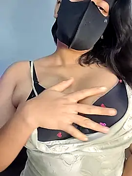70upqm online show from July 8, 11:37 am
