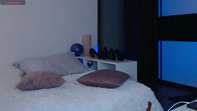 Snapshot of BlackAmelina chatting on February 24, 7:12 pm BlackAmelina online show from February 24, 7:12 pm