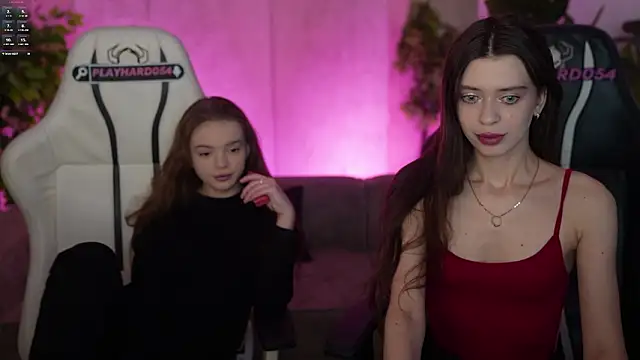Snapshot of Zlata_Sky chatting on February 1, 3:43 pm Zlata Sky online show from February 1, 3:43 pm