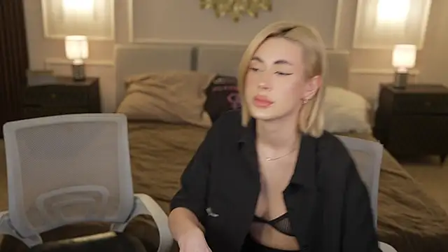Snapshot of Zlata_Sky chatting on February 2, 3:33 pm Zlata Sky online show from February 2, 3:33 pm