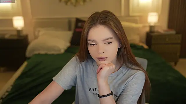 Snapshot of Zlata_Sky chatting on February 26, 3:44 pm Zlata Sky online show from February 26, 3:44 pm