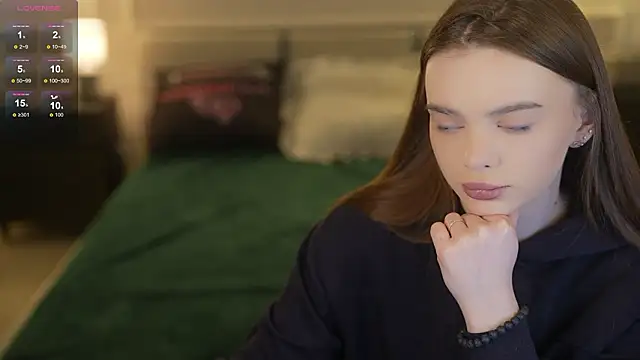 Snapshot of Zlata_Sky chatting on March 1, 3:47 pm Zlata Sky online show from March 1, 3:47 pm