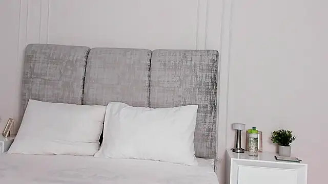 Snapshot of PenelopeSaenz_ chatting on February 20, 12:27 pm PenelopeSaenz online show from February 20, 12:27 pm