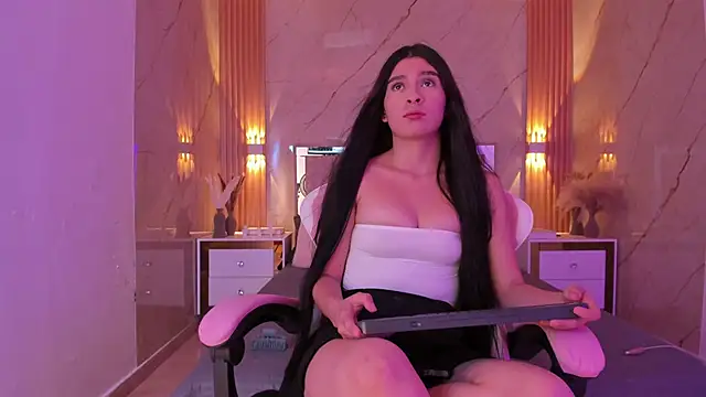 Snapshot of avigail_xo chatting on February 6, 6:55 pm avigail xo online show from February 6, 6:55 pm