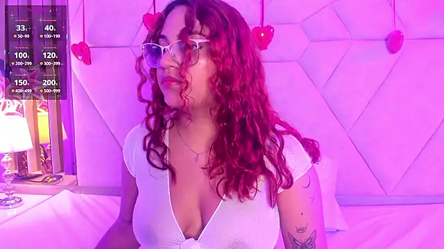 Snapshot of BriannaLux chatting on February 20, 8:31 pm BriannaLux online show from February 20, 8:31 pm