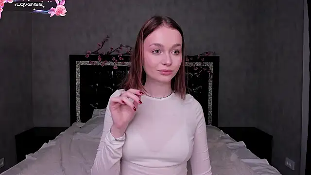 LillianPerry online show from March 9, 5:28 pm
