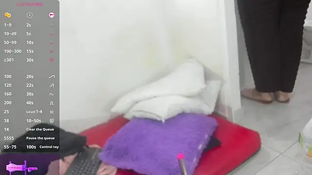 mature gold1 online show from April 16, 12:17 pm