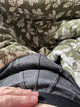 twankletoes1234 online show from February 6, 1:47 pm