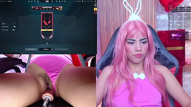 AriHale  online show from February 12, 8:59 pm