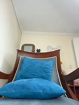 LilaRvsh online show from April 14, 5:30 pm