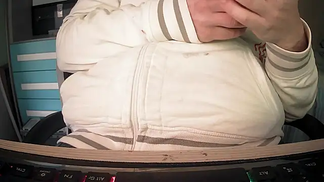 Snapshot of no-name15 chatting on February 13, 4:36 pm no-name15 online show from February 13, 4:36 pm