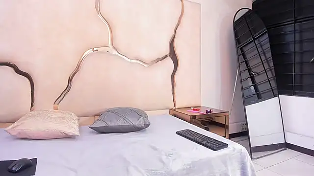 SexyAlyssax69 online show from March 1, 2:46 am