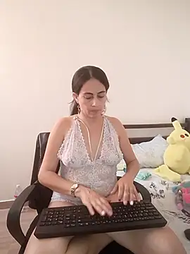 Snapshot of Meryjem chatting on February 12, 6:14 pm Meryjem online show from February 12, 6:14 pm