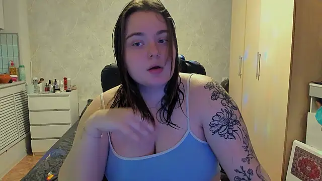 Snapshot of katya_idinax chatting on February 8, 4:10 pm katya idinax online show from February 8, 4:10 pm