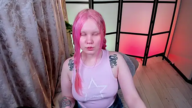 Snapshot of AnnieVibe chatting on February 24, 5:33 pm AnnieVibe online show from February 24, 5:33 pm