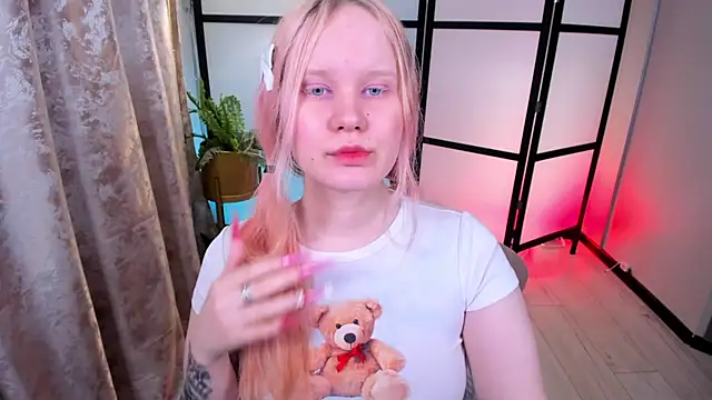 AnnieVibe online show from April 18, 7:29 pm