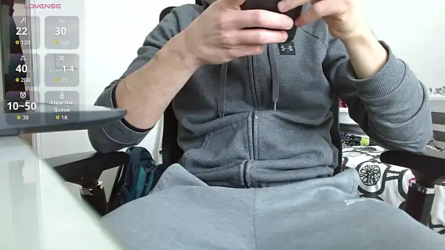 Snapshot of Luca282828 chatting on March 6, 11:28 am Luca282828 online show from March 6, 11:28 am