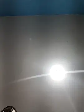 Snapshot of safadoo31 chatting on February 13, 6:31 am safadoo31 online show from February 13, 6:31 am