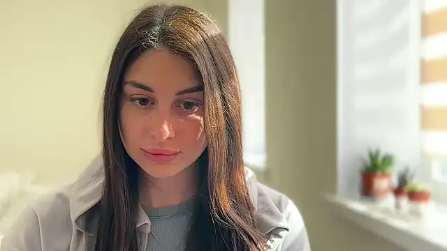 Snapshot of LiluMartiznir chatting on March 16, 12:20 pm LiluMartiznir online show from March 16, 12:20 pm