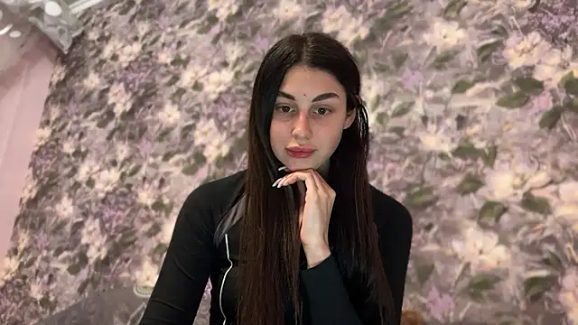 Snapshot of LiluMartiznir chatting on April 6, 6:53 pm LiluMartiznir online show from April 6, 6:53 pm