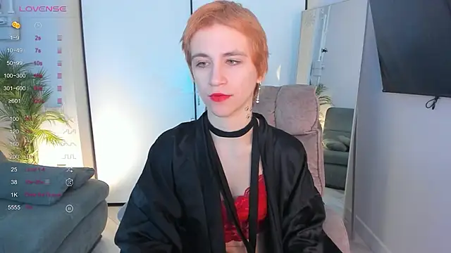 Snapshot of AutumnWhisper chatting on February 13, 9:11 pm AutumnWhisper online show from February 13, 9:11 pm