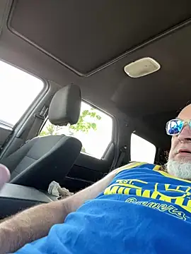 Skippy2420 online show from June 1, 8:54 pm