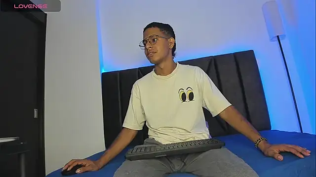 StellayDrake online show from February 20, 1:33 pm