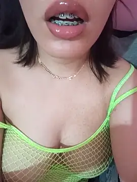 kamilia sexyy online show from April 16, 9:04 pm