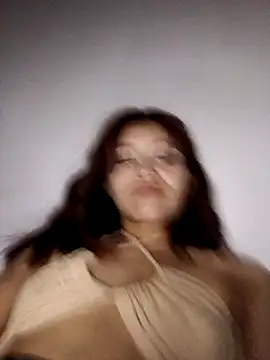 Snapshot of Eveeuu chatting on February 18, 2:07 am Eveeuu online show from February 18, 2:07 am