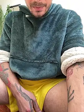 Piratee666 online show from April 7, 7:31 am