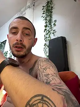 Piratee666 online show from April 10, 11:59 am