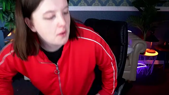 Snapshot of KristiFoxy chatting on April 22, 6:42 pm KristiFoxy online show from April 22, 6:42 pm