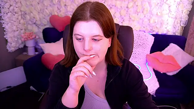Snapshot of KristiFoxy chatting on April 28, 1:38 pm KristiFoxy online show from April 28, 1:38 pm