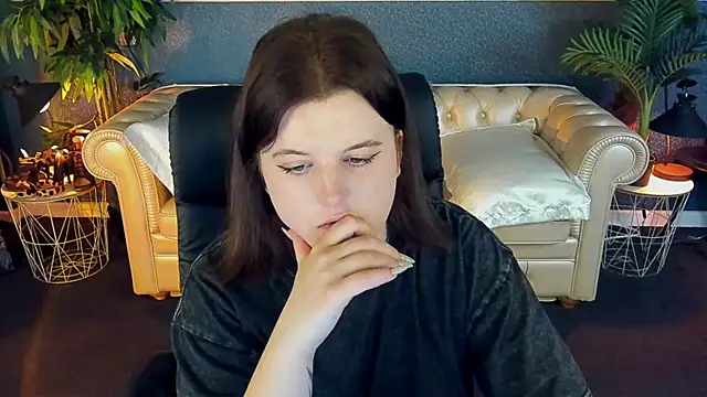 Snapshot of KristiFoxy chatting on May 11, 6:49 pm KristiFoxy online show from May 11, 6:49 pm