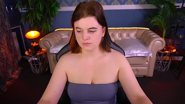 Snapshot of KristiFoxy chatting on May 28, 12:35 pm KristiFoxy online show from May 28, 12:35 pm