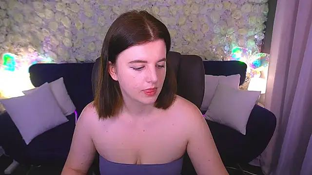 Snapshot of KristiFoxy chatting on June 11, 4:54 am KristiFoxy online show from June 11, 4:54 am