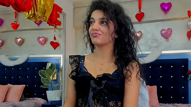 Snapshot of YasmineDelight chatting on February 17, 8:44 am YasmineDelight online show from February 17, 8:44 am