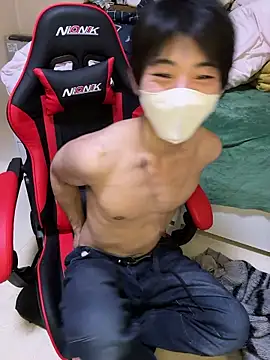 Snapshot of Mura109905 chatting on February 12, 12:44 pm Mura109905 online show from February 12, 12:44 pm