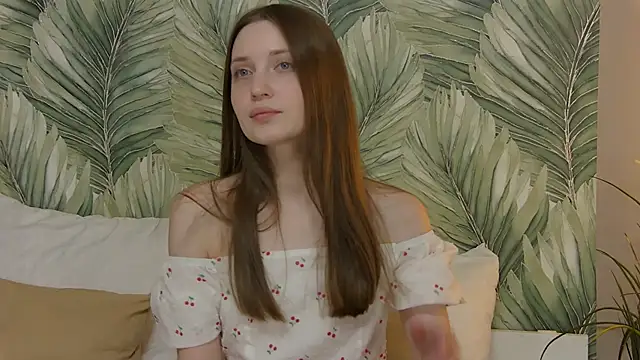 Snapshot of EmmaSagge chatting on February 4, 7:03 am EmmaSagge online show from February 4, 7:03 am