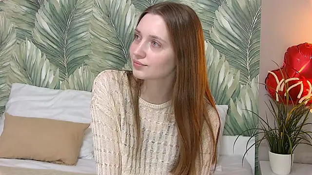 Snapshot of EmmaSagge chatting on February 10, 7:01 am EmmaSagge online show from February 10, 7:01 am