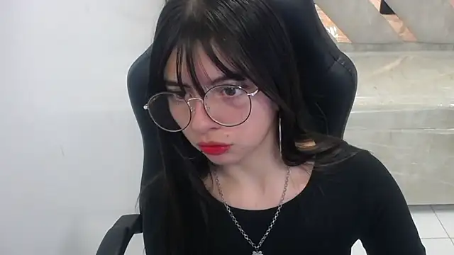 elizabeth t  online show from February 22, 12:36 pm