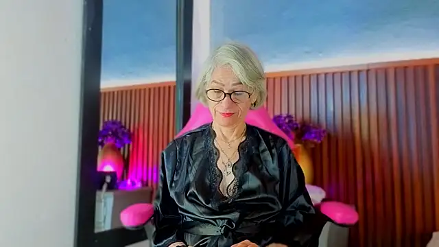 miss monserrate01 online show from April 9, 1:49 pm