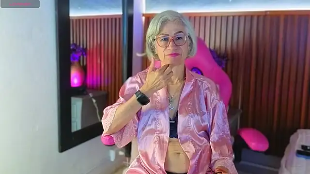 Snapshot of miss_monserrate01 chatting on April 22, 1:56 pm miss monserrate01 online show from April 22, 1:56 pm