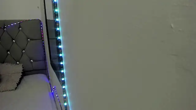 Snapshot of _1DERECK chatting on February 16, 10:44 am 1DERECK online show from February 16, 10:44 am