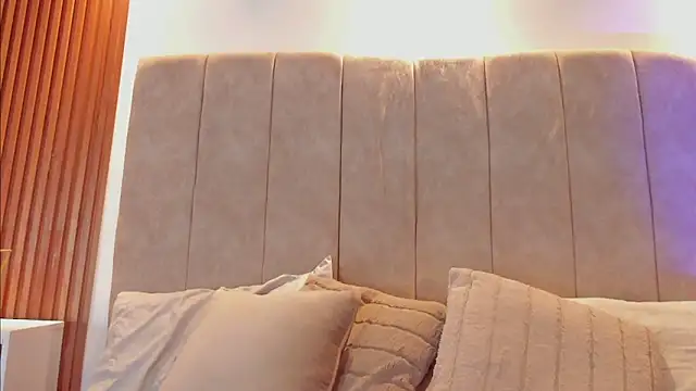 Snapshot of _Laura_saenz1 chatting on February 3, 12:21 pm Laura saenz1 online show from February 3, 12:21 pm