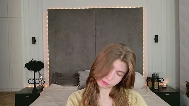 Bubble Chloe online show from March 28, 2:16 pm