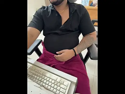 Snapshot of Rah0091 chatting on February 25, 6:45 am Rah0091 online show from February 25, 6:45 am