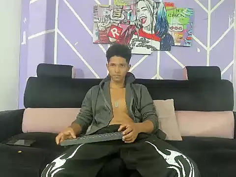 Yoel hot2004 online show from April 5, 7:44 pm